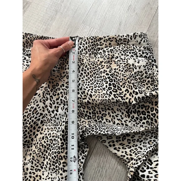 Chico’s so slimming animal print ankle pants size 4 - Picture 5 of 10